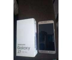 Smartphone Samsung Galaxy J7 metal dourado - 2