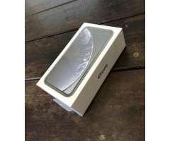 IPhone XR 64GB Preto lacrado com Nota - 2